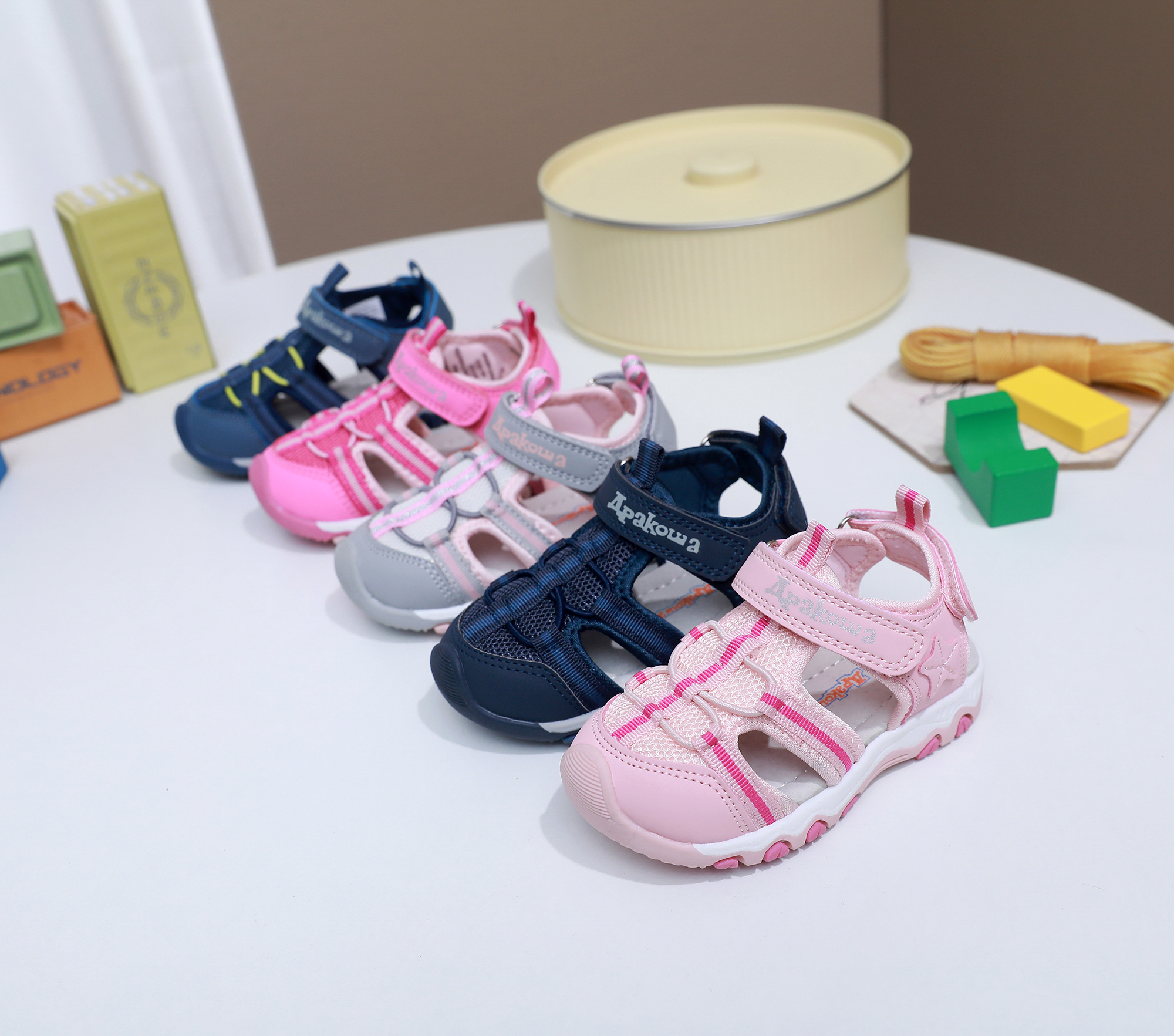 New Summer Children's Closed-T - Sport Loop Velcro recension och pris