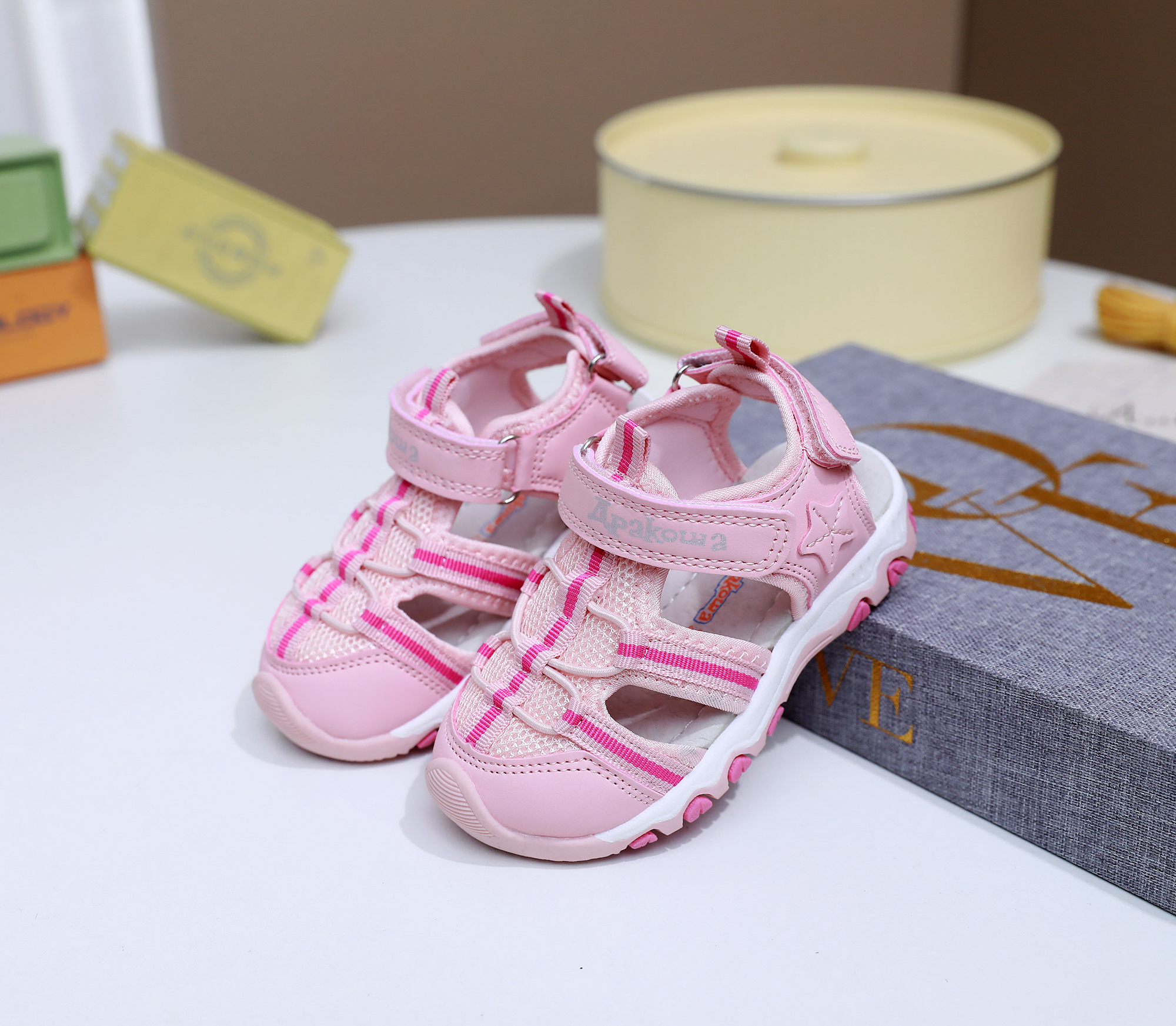 New Summer Children's Closed-T - Sport Loop Velcro recension och pris