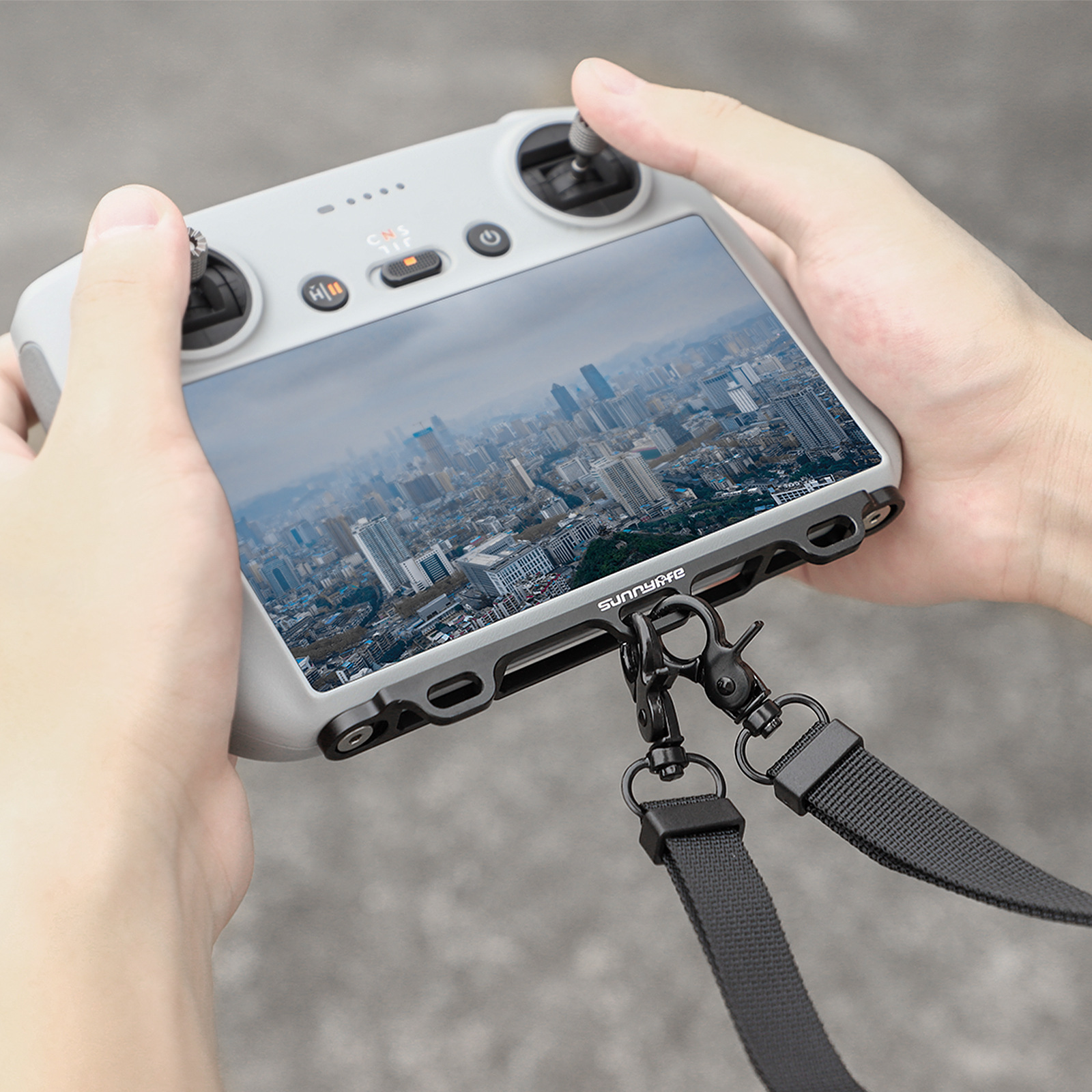 Sunnylife Mavic 4 Pro/Air 3S R - Leather Strap Quick Release recension och pris